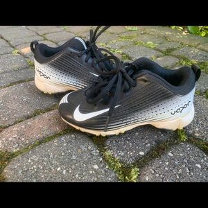 Size 11 cleats toddler